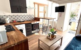 Charmant Studio